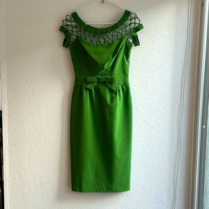 Stunning and flattering vintage inspired dress